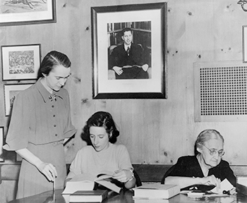 Judith Farrar, with Mary Duke Biddle Trent, and her mother Mildred Perkins Farrar