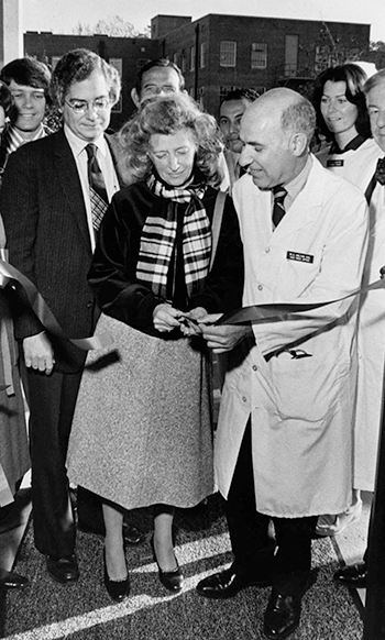 Warren Bird, donor Mary Biddle Duke Trent Semans, and Vice President for Health Affairs William Anlyan, MD