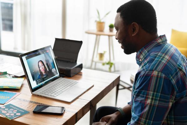 Person talking to another person on Zoom