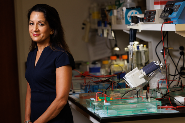 Svati Shah in her lab