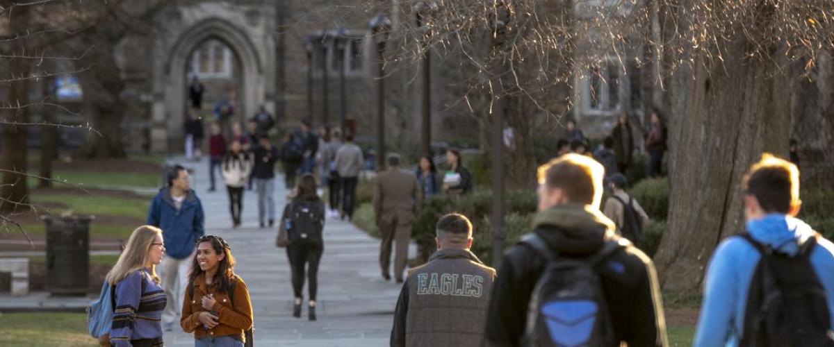 Duke students changing classes