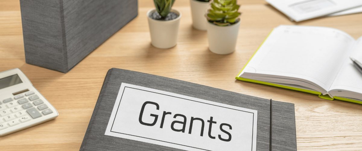 Image for the Weekly FOA newsletter with a grants theme