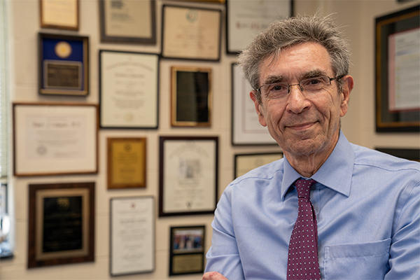 Robert Lefkowitz, MD in office