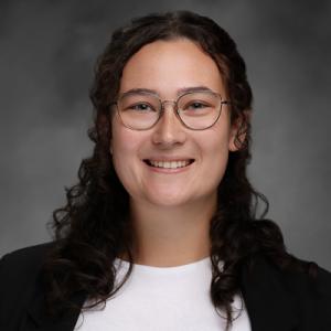 Ruth's headshot